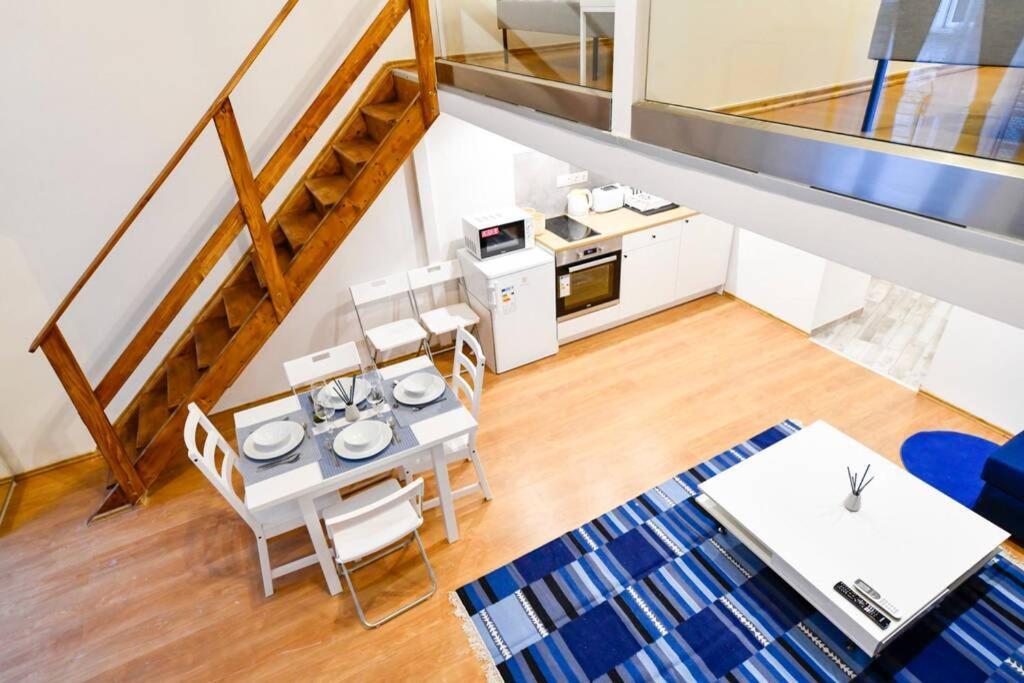 Cosy Two Bedroom Flat In Rottenbiller Str,Sky Budapest Kültér fotó