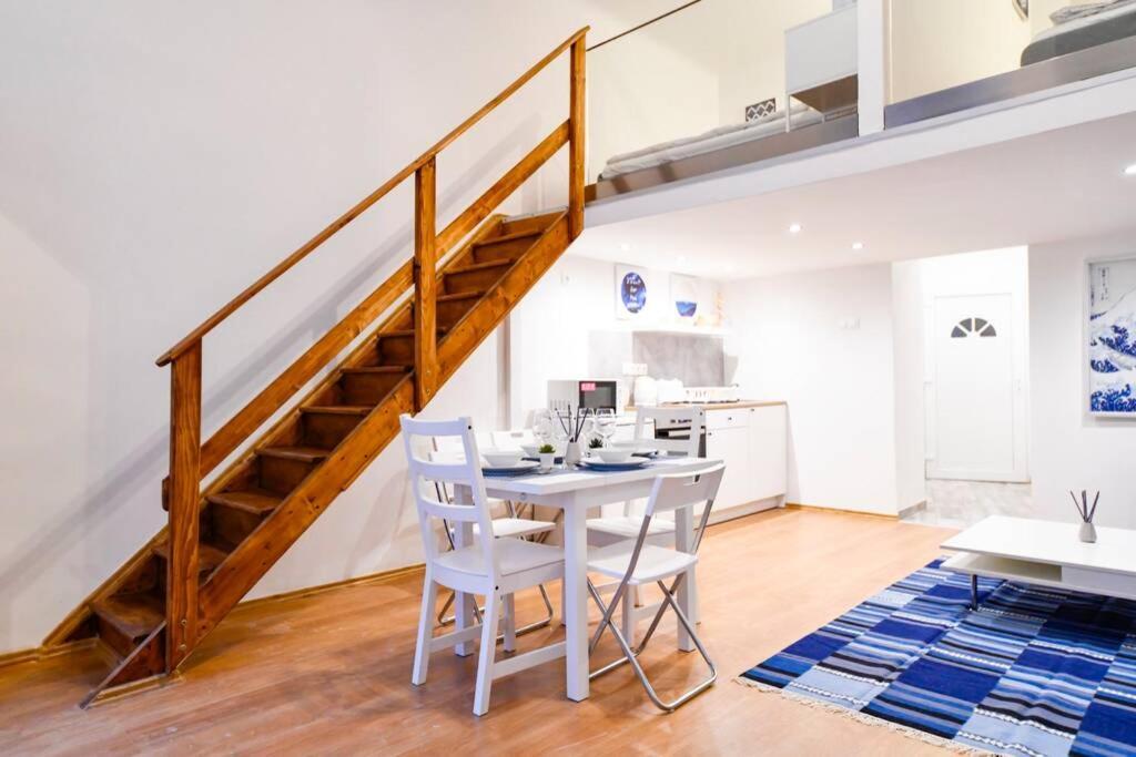 Cosy Two Bedroom Flat In Rottenbiller Str,Sky Budapest Kültér fotó